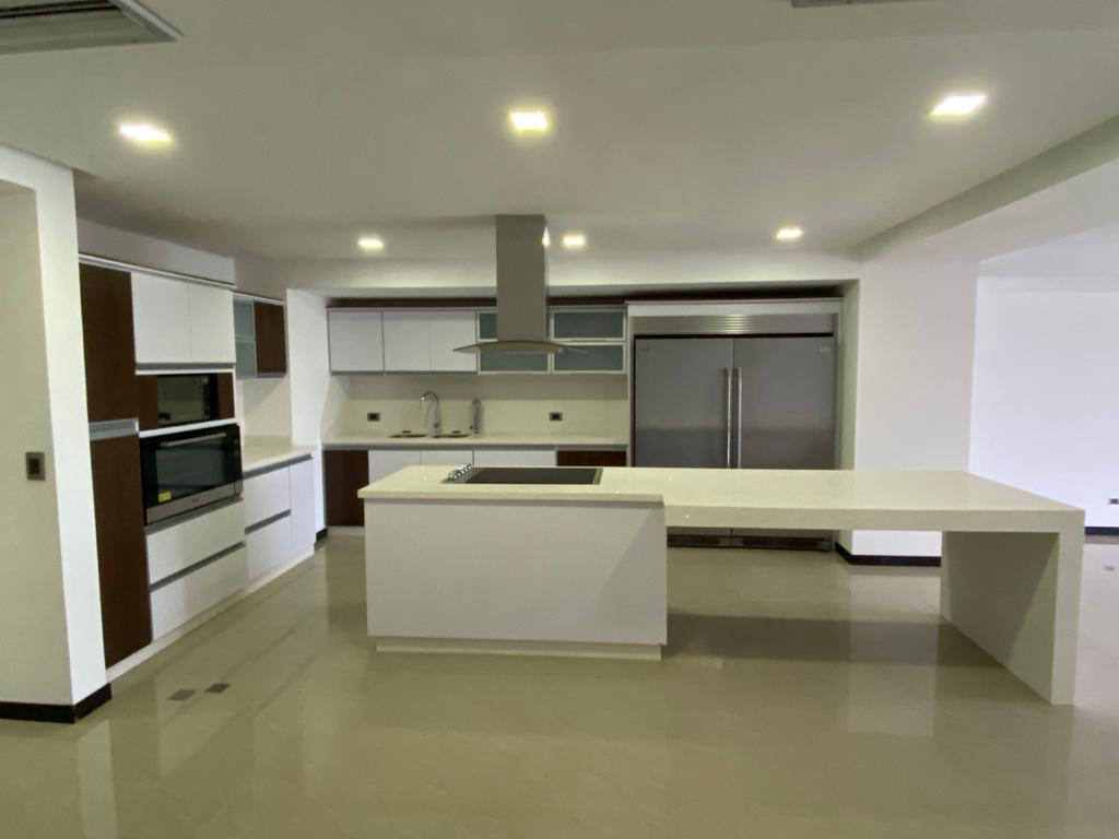 Квартира, 3617 м², 400 000$ — FAKTOR